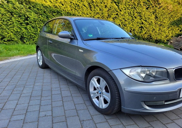 BMW Seria 1 cena 19500 przebieg: 217000, rok produkcji 2009 z Śmigiel małe 92